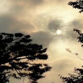 黄砂模様の朝日