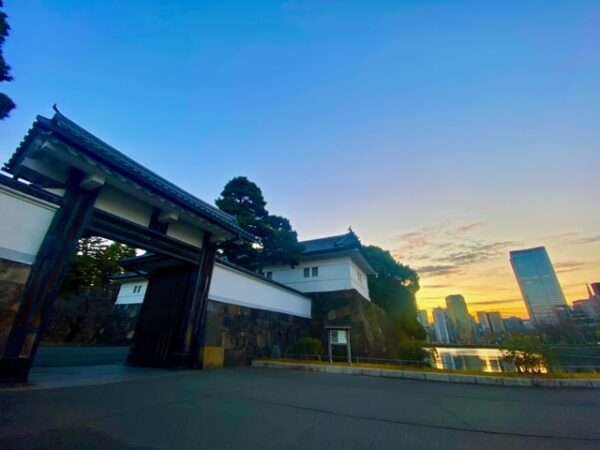 朝焼け桜田門
