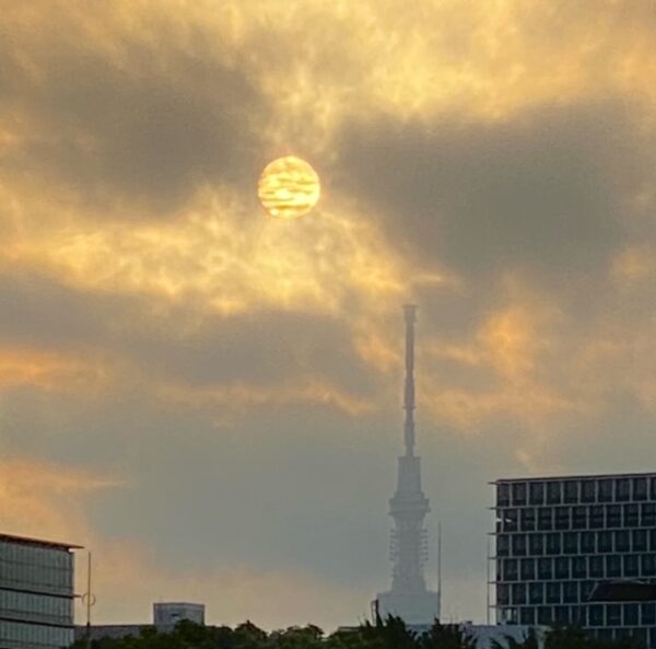滲む日の出