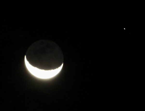 下弦の月と北極星