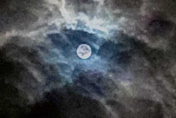 雲中の中秋の名月