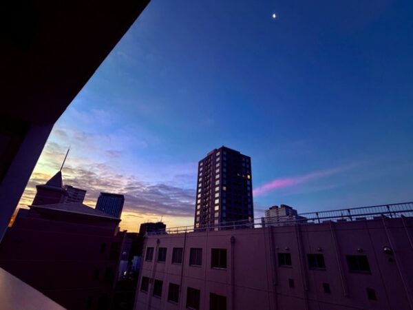 午前4時の千代田の東空