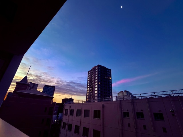 午前4時の千代田の東空